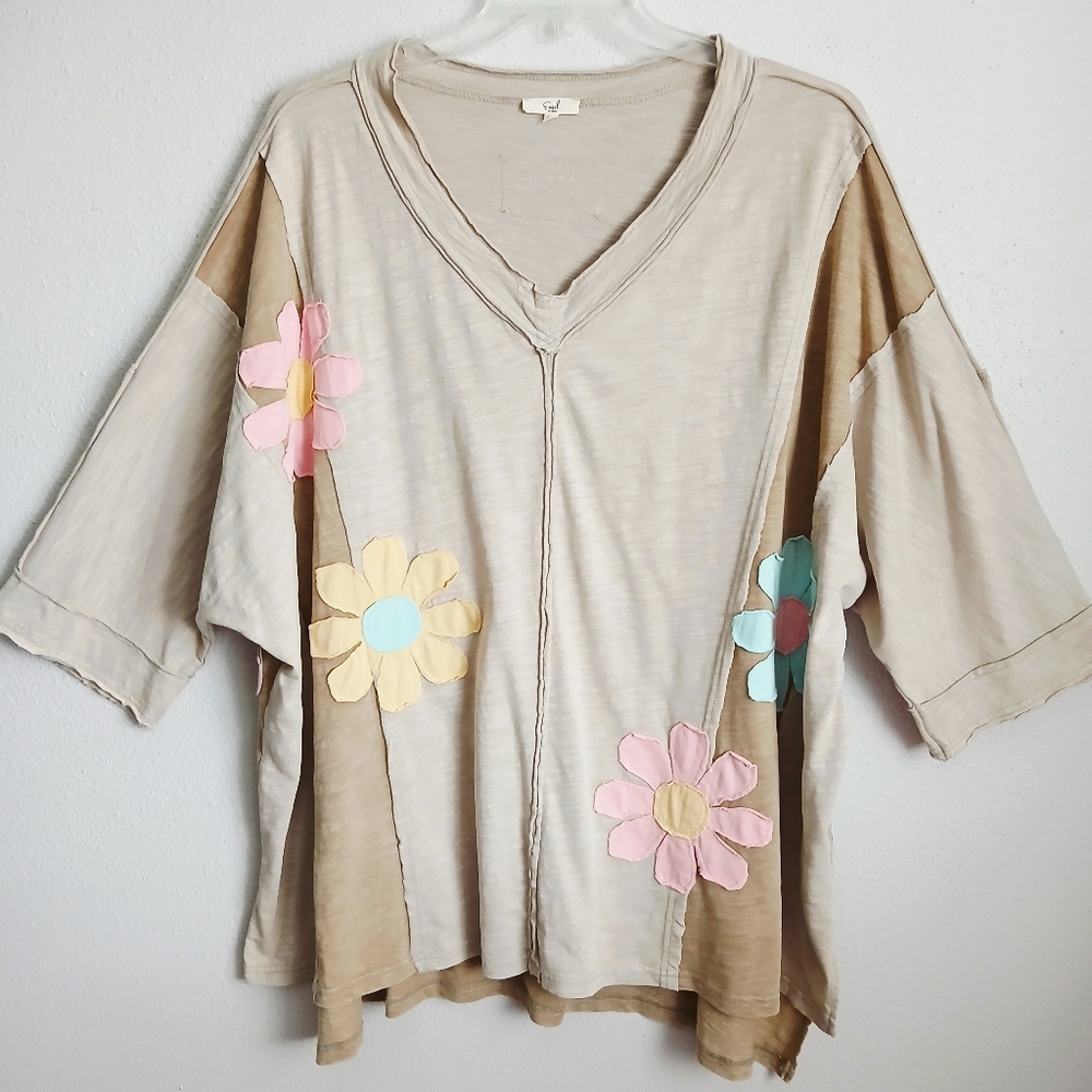 Easel Flower Patchwork Pull On Top Artsy Boho - image 1